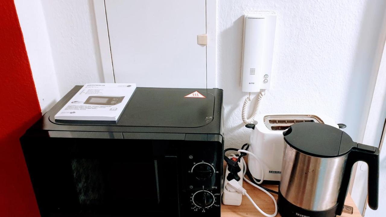 Room In City Center Halle With Shared Bathroom & Kitchen - Free Wifi, Netflix, Ipad & Ground Floor Ngoại thất bức ảnh