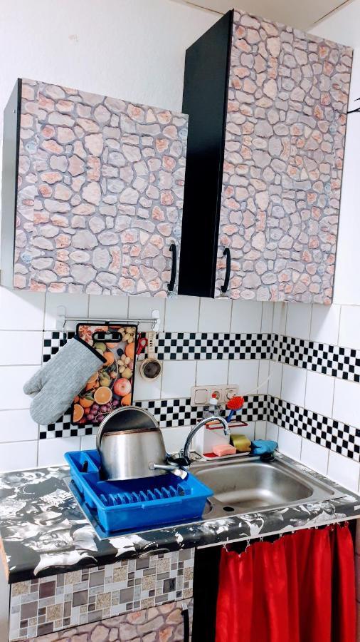 Room In City Center Halle With Shared Bathroom & Kitchen - Free Wifi, Netflix, Ipad & Ground Floor Ngoại thất bức ảnh